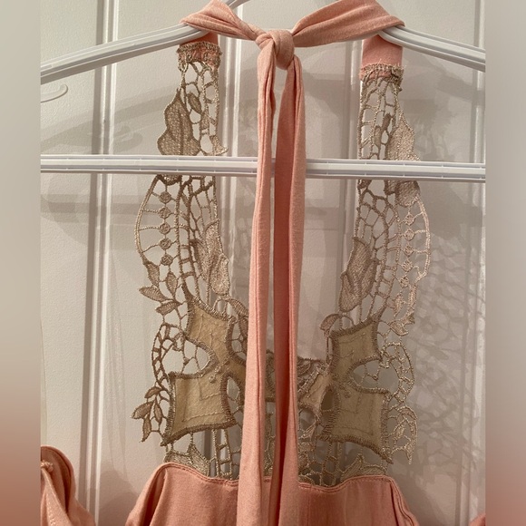 NWOT VENUS SIZE LARGE CROCHETED LACE FRONT HALTER TOP IN PINK AND CREAM - Picture 5 of 10